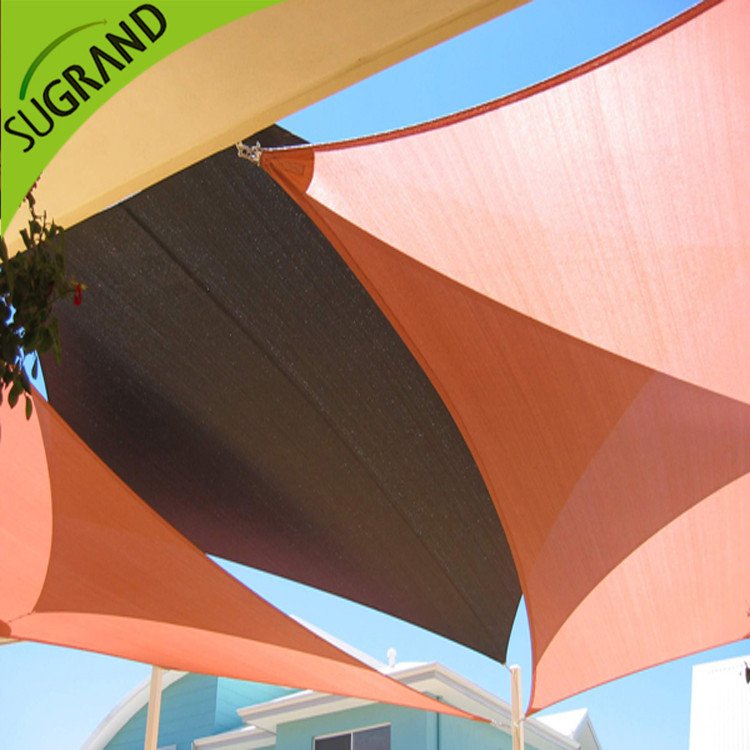 מקלט לכסות מכוניות צל של צל השמש האדום